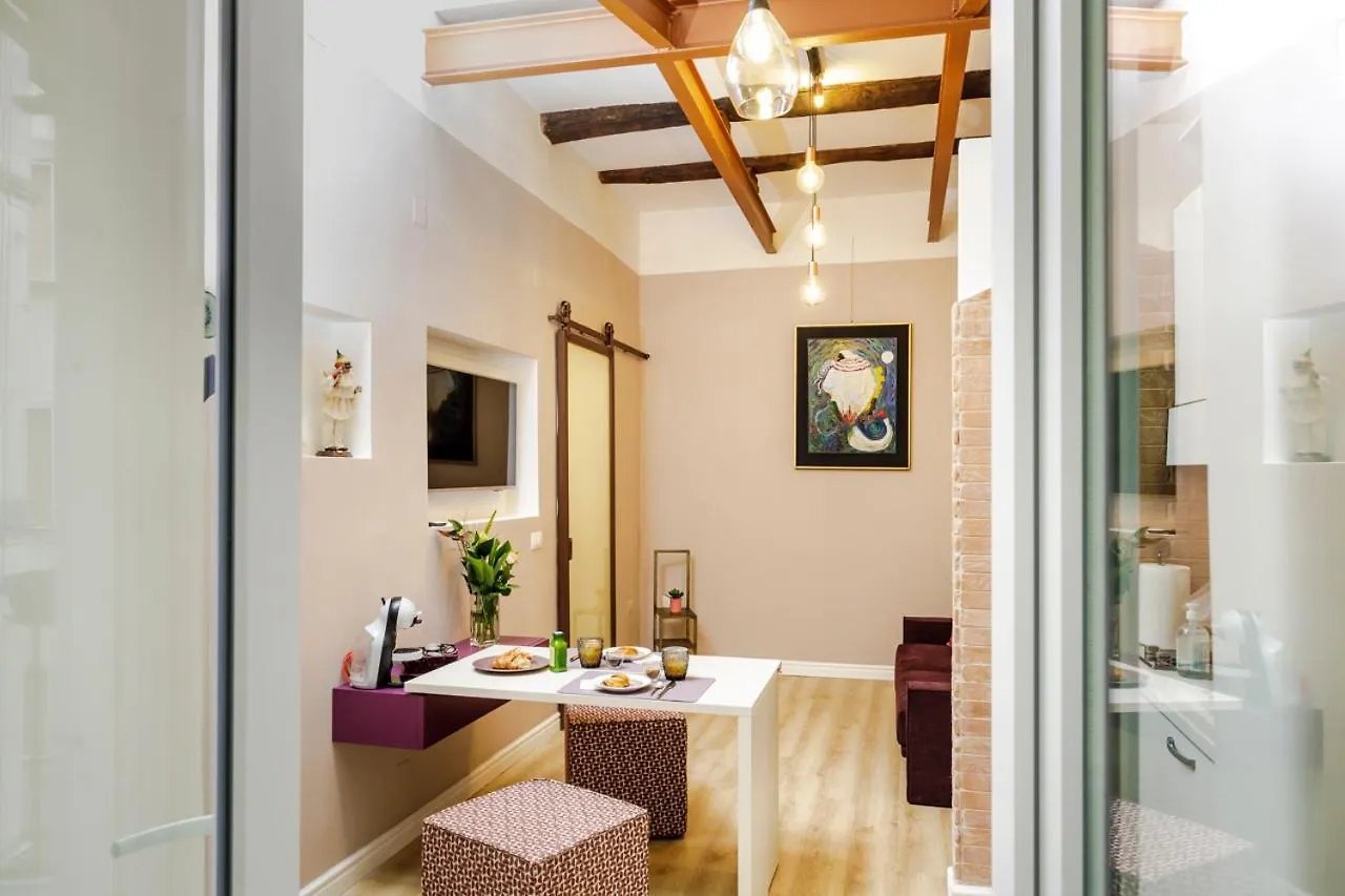 Vicky'S Luxury Guesthouse Naples Italy
