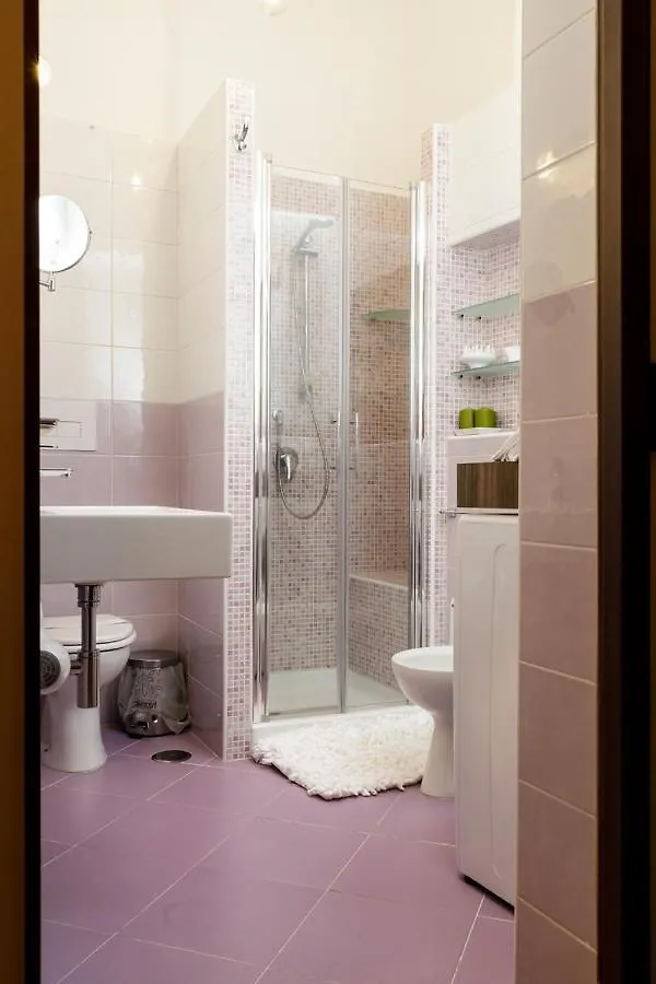 Vicky'S Luxury Guesthouse Naples