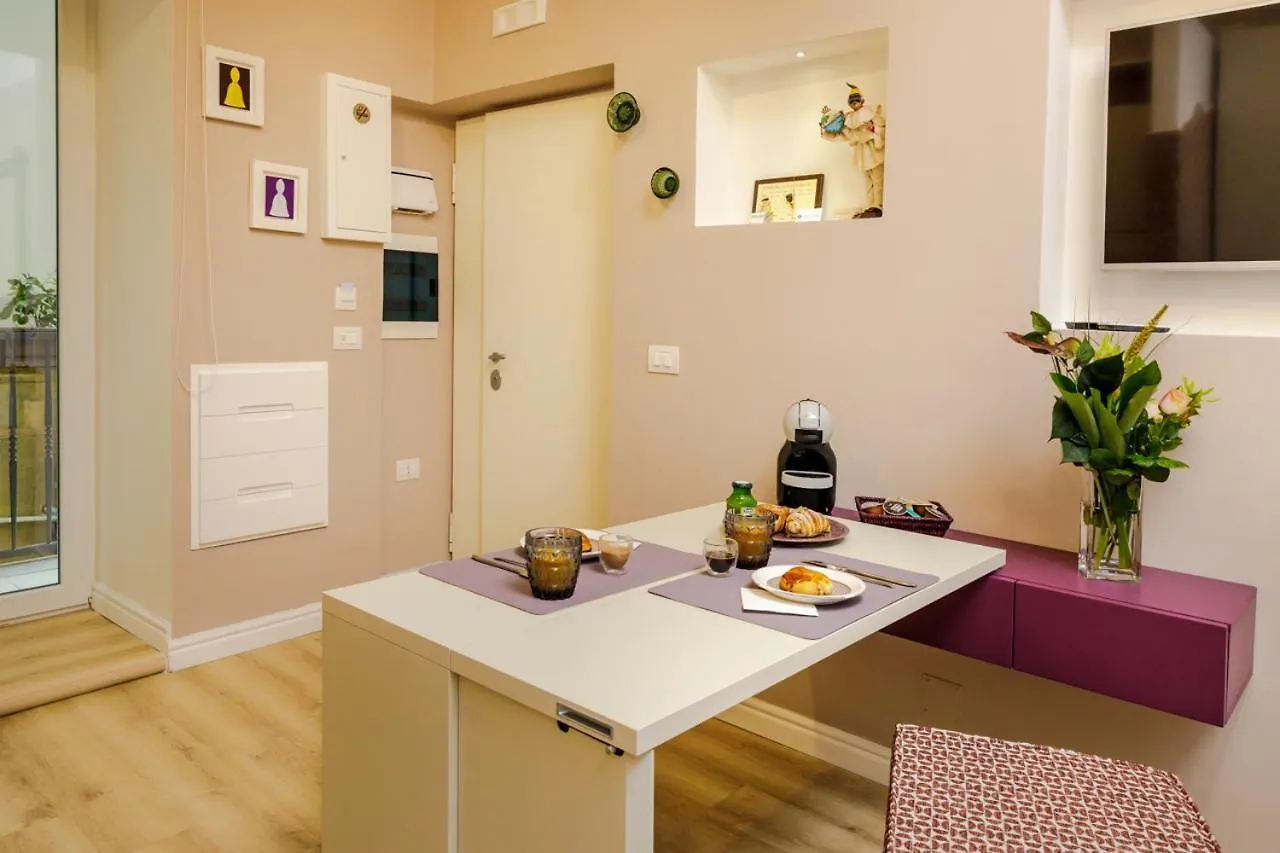 Apartamento Vicky'S Luxury Guesthouse Nápoles